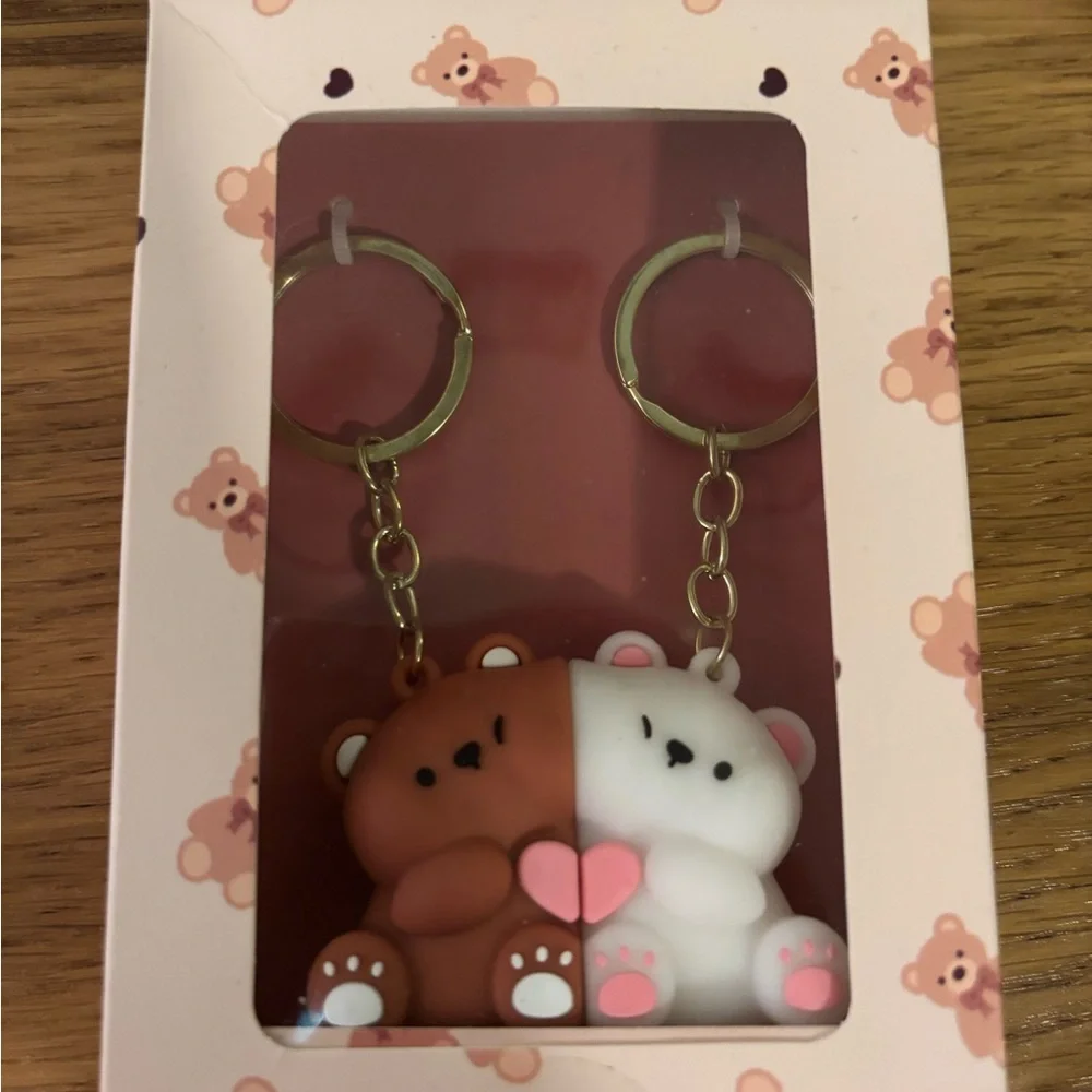 a little obsessed Bestie's magnetic bears keychains connect to each other NEW
